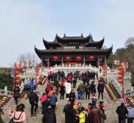 来宾湖北旅游攻略(七月湖北旅游攻略)
