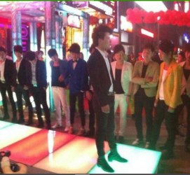 来宾深圳夜总会伴游模特雇用(深圳KTV模特雇用)