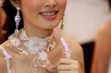 来宾人妖皇后(中国富豪娶人妖皇后)