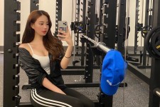 来宾我是一名瑜伽锻练外加兼职模特(我是一名瑜伽锻练外加兼职模特小说)