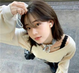 来宾伴游女生云微微的资料