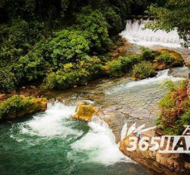 来宾去哪里旅游好(七月八月去哪里旅游好)