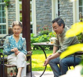 来宾坦言带老伴游遍中国(我和老伴去旅游)