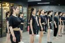 来宾兼职模特进修班(学生怎么兼职模特)