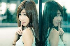 来宾上海绝色美眉兼职伴游(上海雇用高端伴游一天20万)
