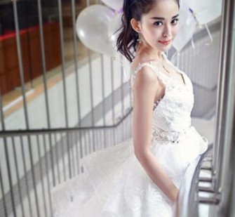 来宾女伴侣兼职婚纱模特(婚纱模特兼职是实的吗)