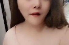 来宾美院系花兼职死商务模特(美院系花兼职商务模特第2部一边看球一边玩)