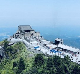 来宾湖南旅游攻略(武汉到湖南旅游攻略)