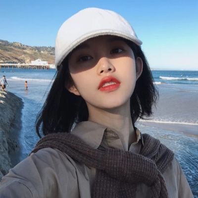 来宾伴游女生云飞扬的资料