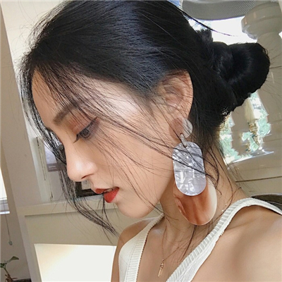 来宾伴游女生张悦然的资料