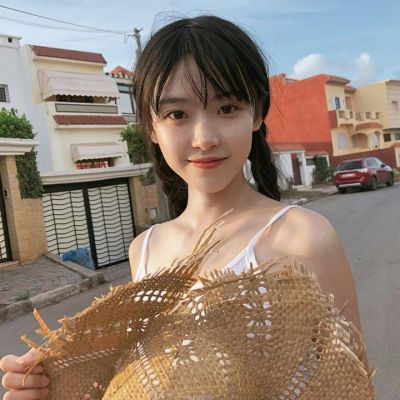 来宾伴游女生李梓萱的资料