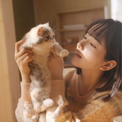 来宾伴游女生邓珊珊的资料