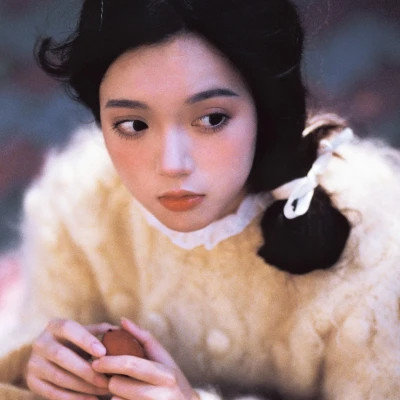 来宾伴游女生周素英的资料