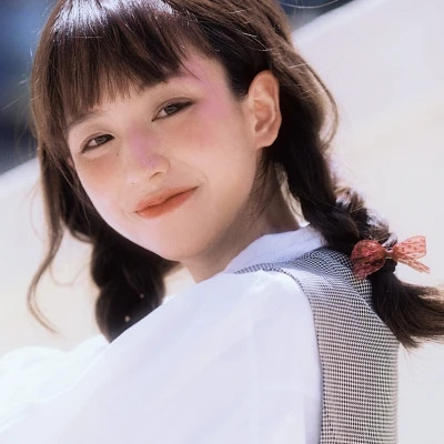 来宾伴游女生郑晓晴的资料