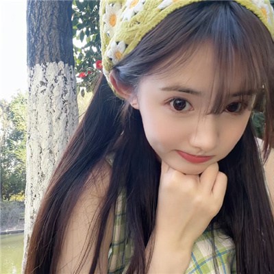 来宾伴游女生上官鹤影的资料