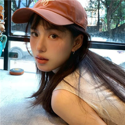来宾伴游女生杨梦研的资料