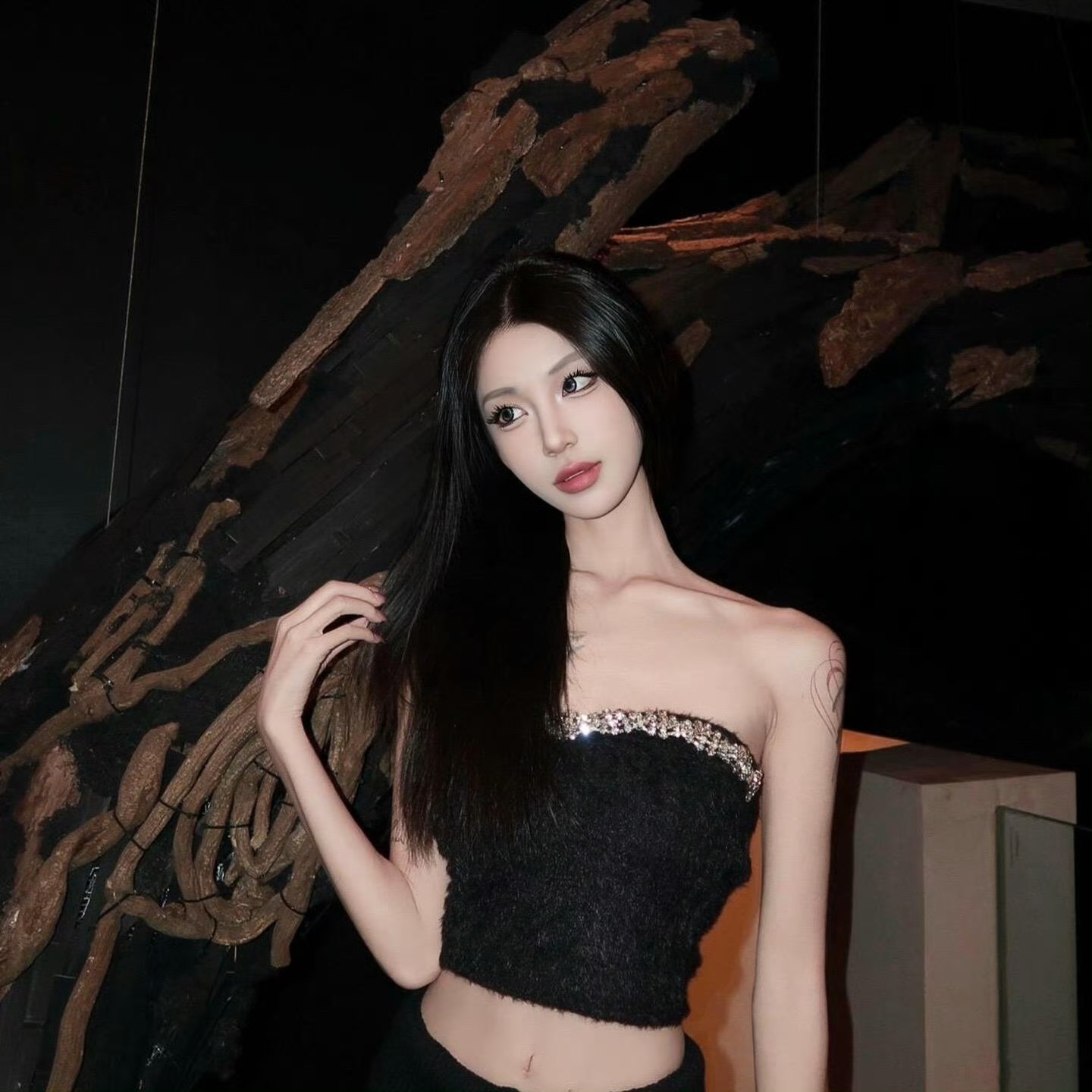 来宾伴游女生顾晚晴的资料