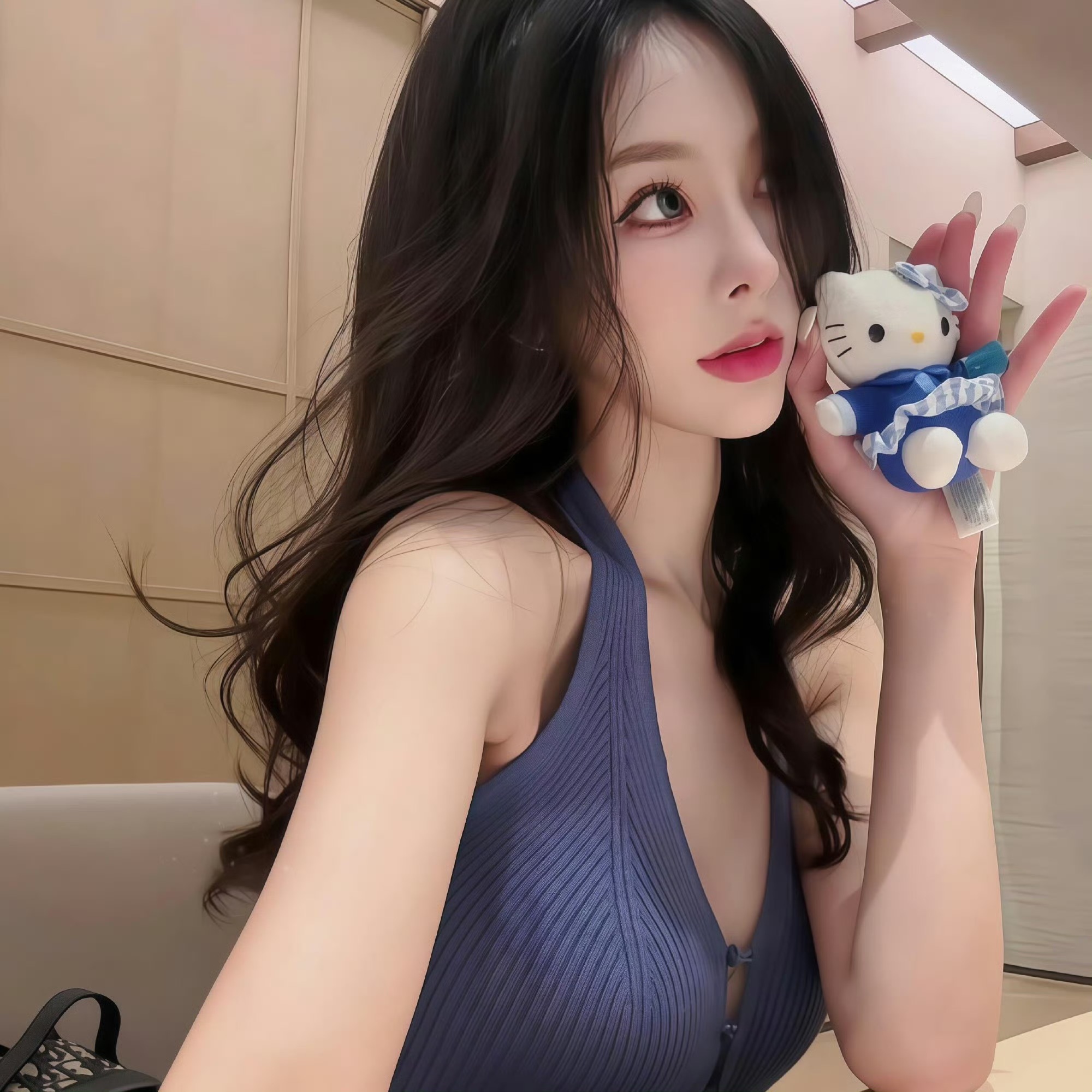 来宾伴游女生鹿小婷的资料