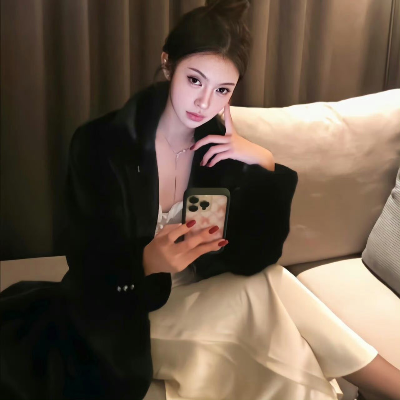 来宾伴游女生周语言的资料