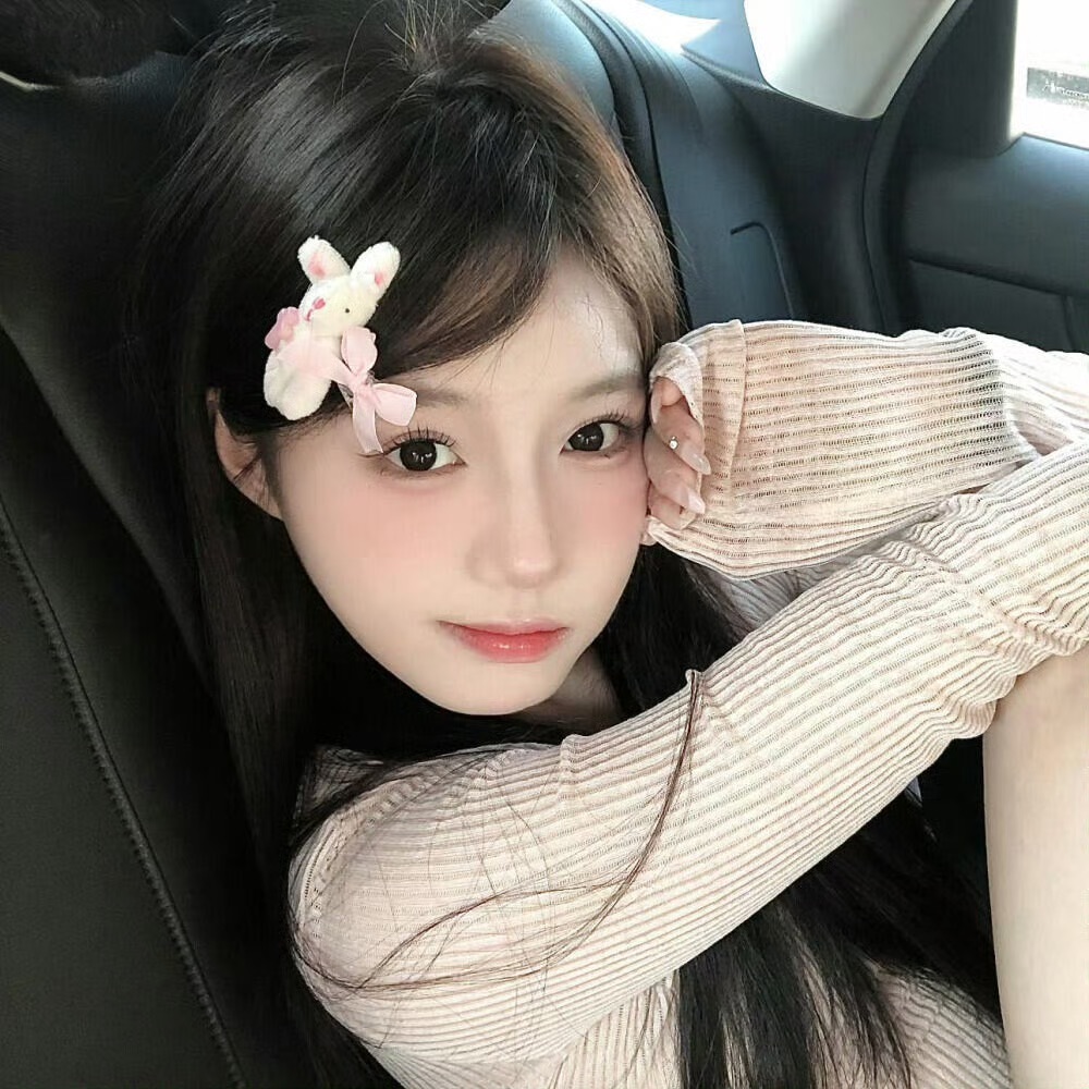 来宾伴游女生沈欣白的资料