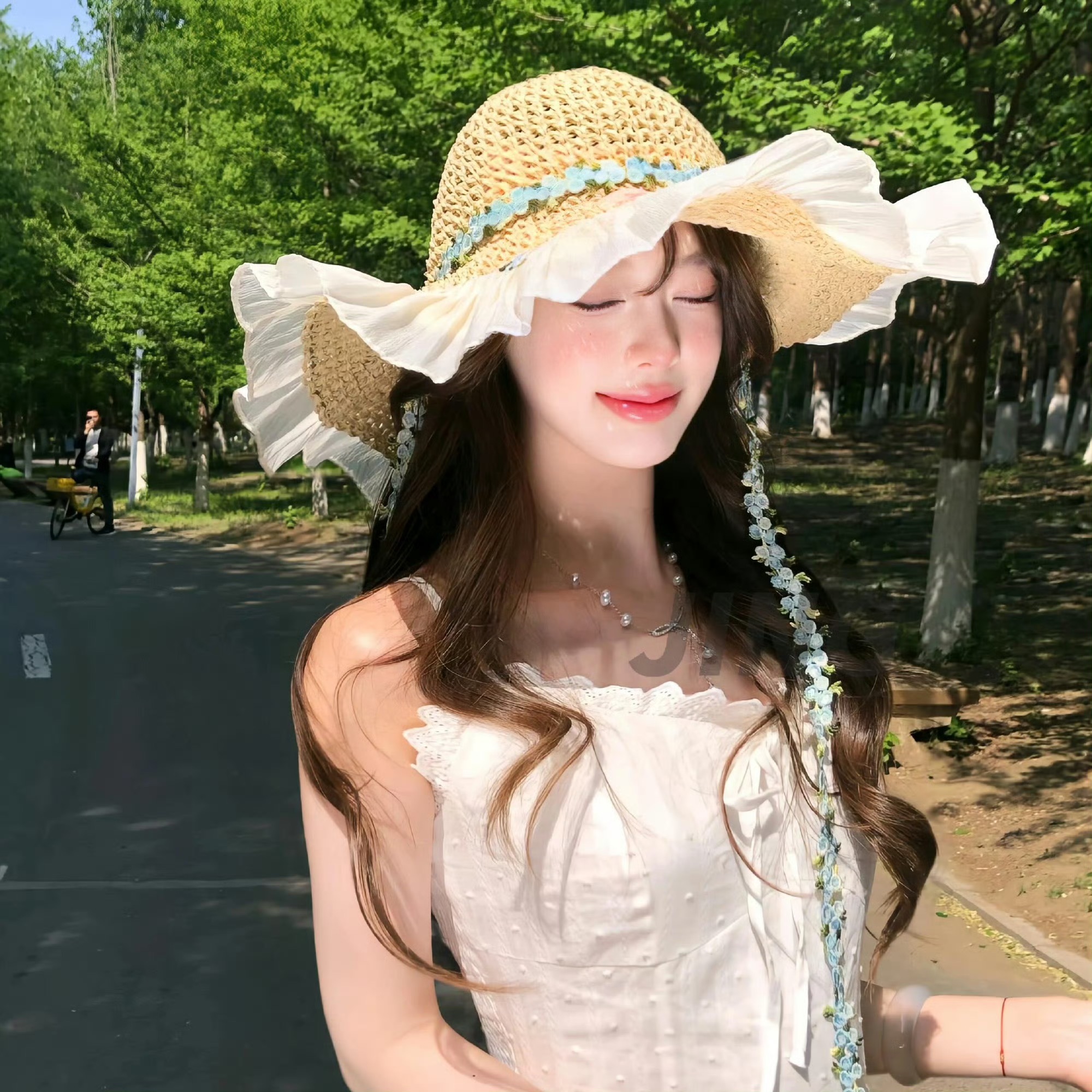 来宾伴游女生许曼姿的资料
