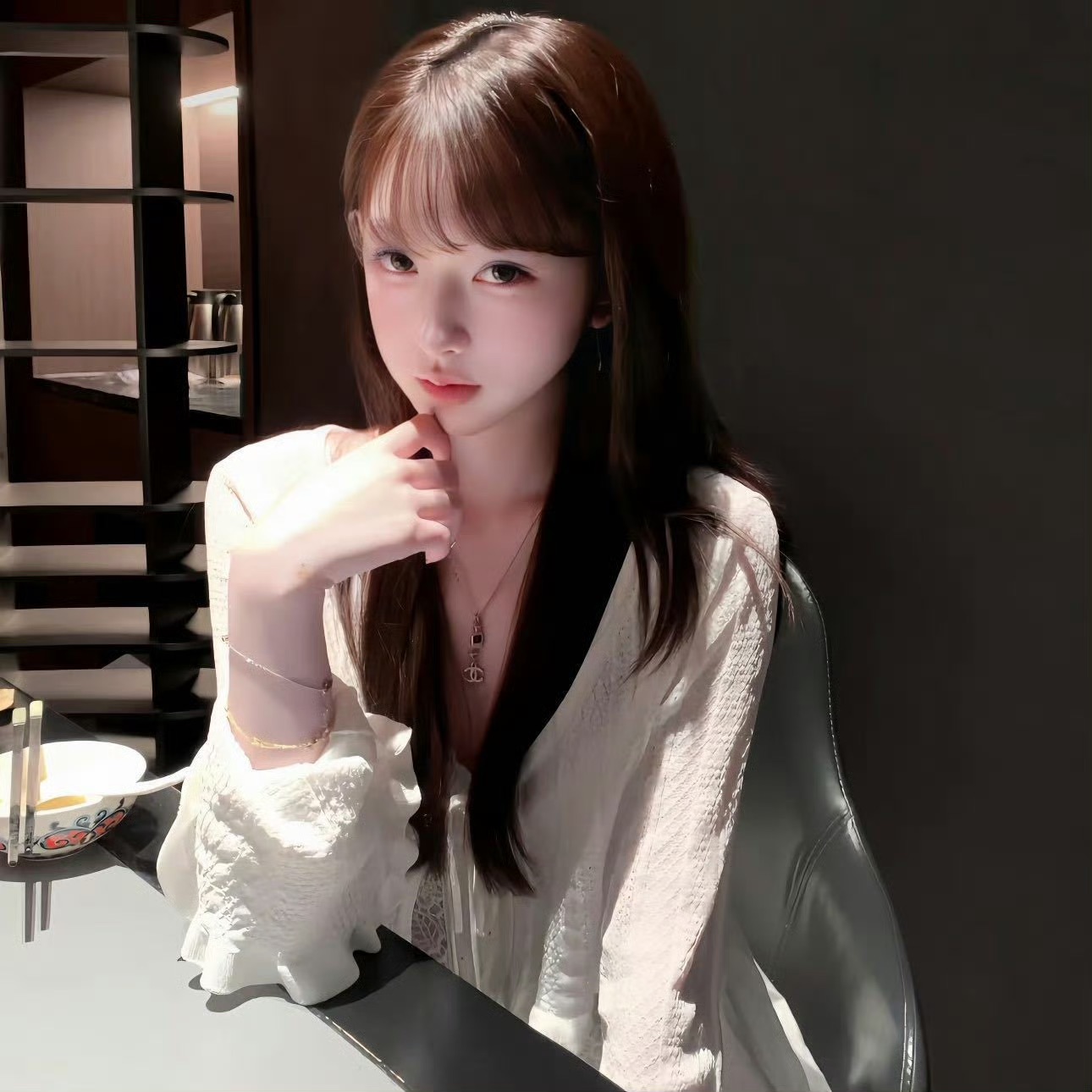 来宾伴游女生苏菲亚的资料