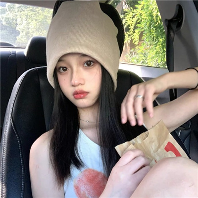 来宾伴游女生乙傲薇的资料