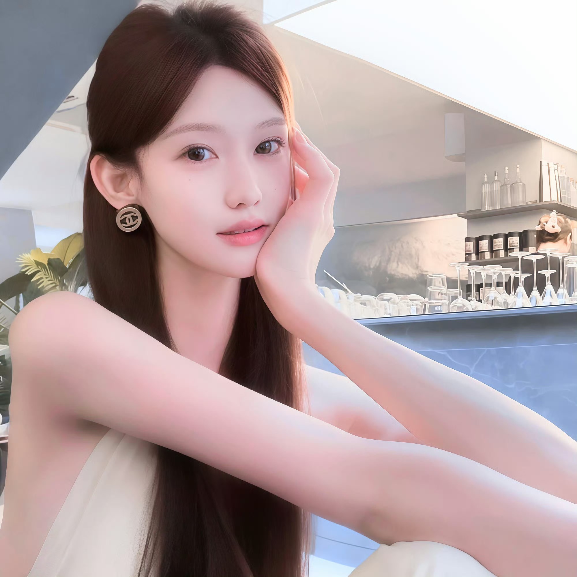 来宾伴游女生林杨的资料