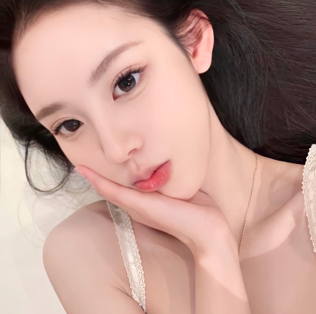 来宾伴游女生佛白易的资料