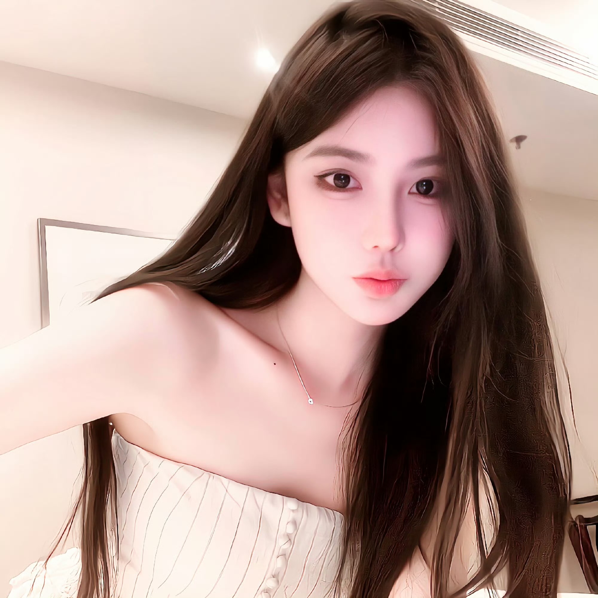 来宾伴游女生苏见星的资料