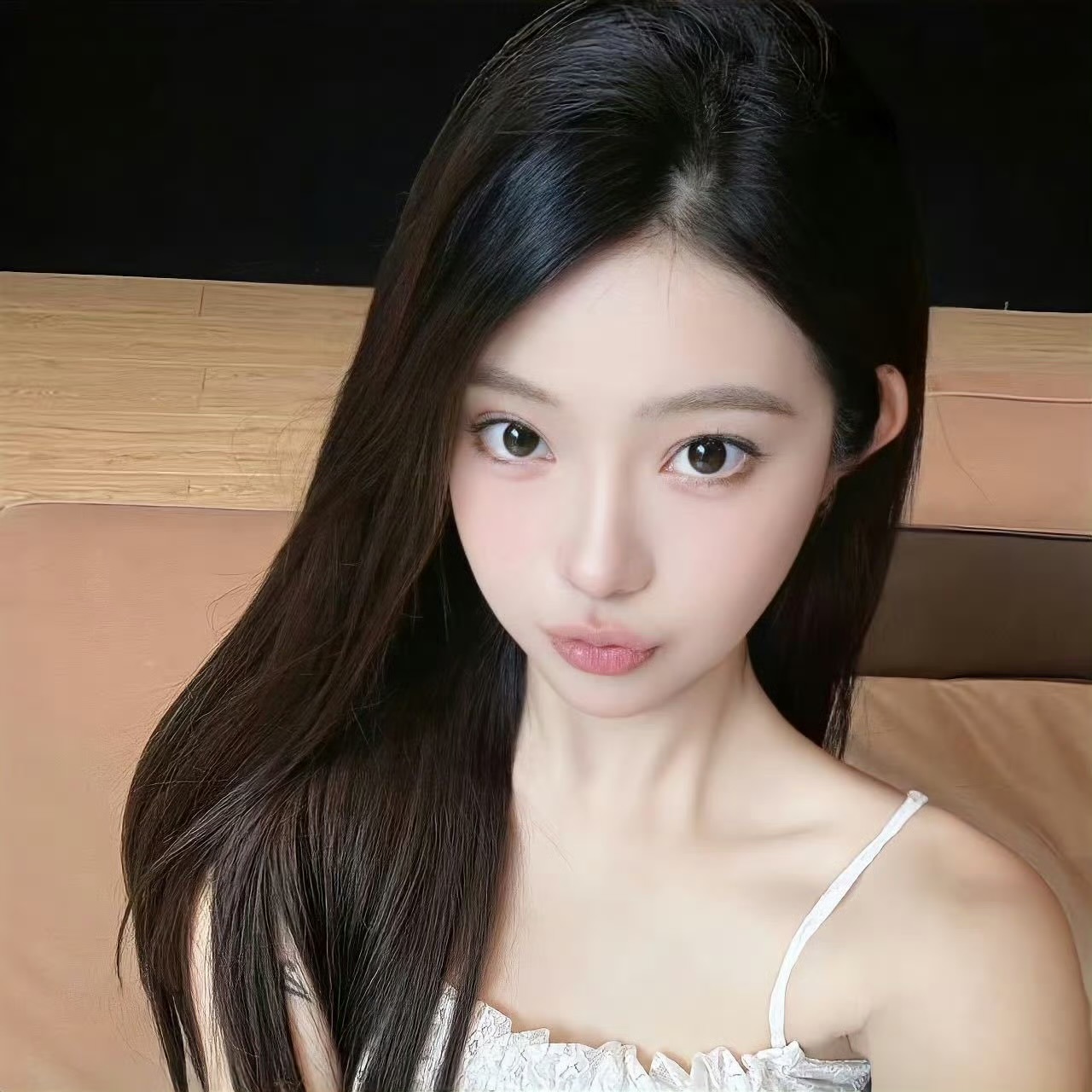 来宾伴游女生Olivia Wang的资料