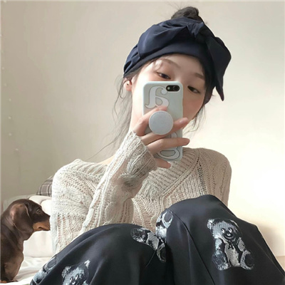 来宾伴游女生冀其雨