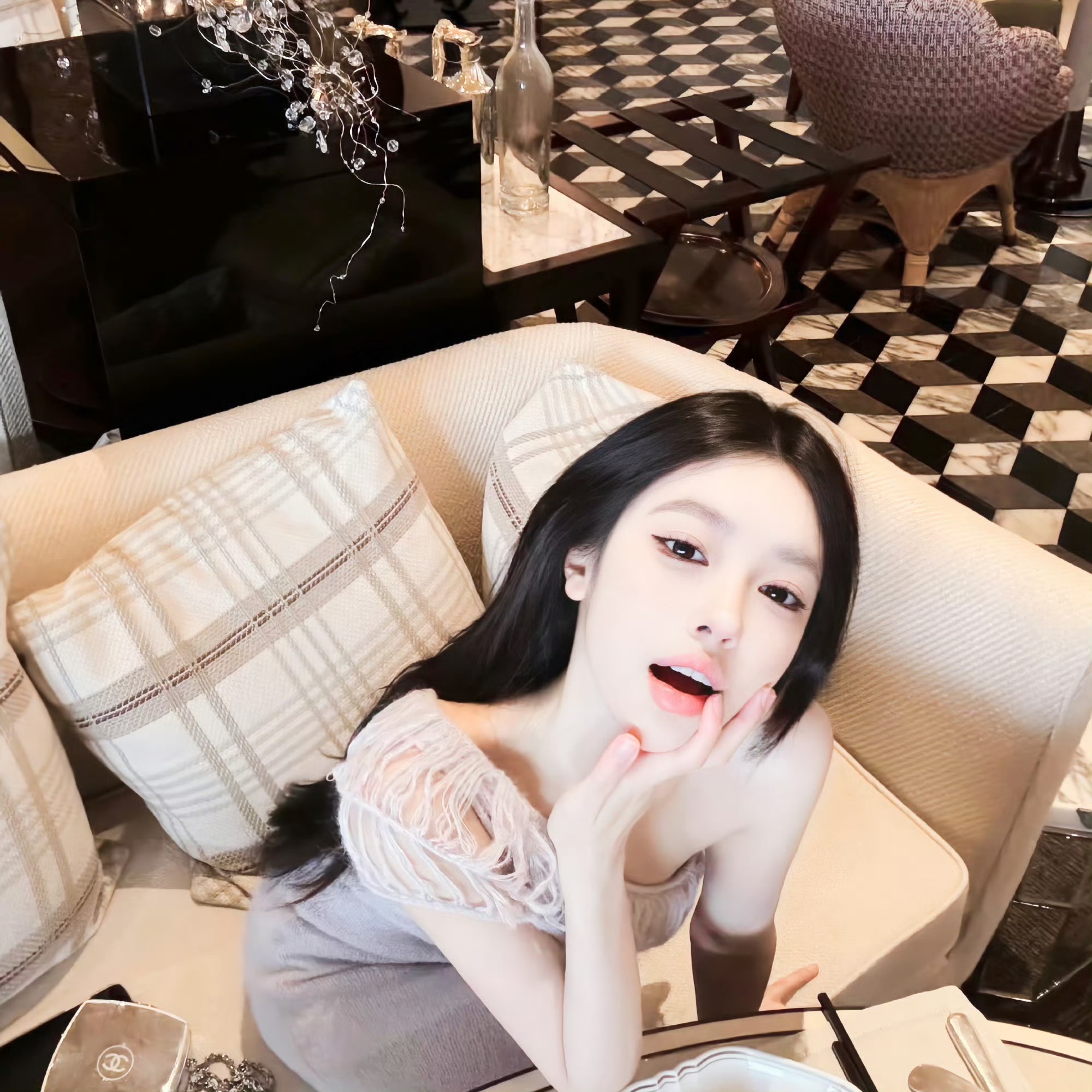 来宾伴游女生 | Ursula的资料