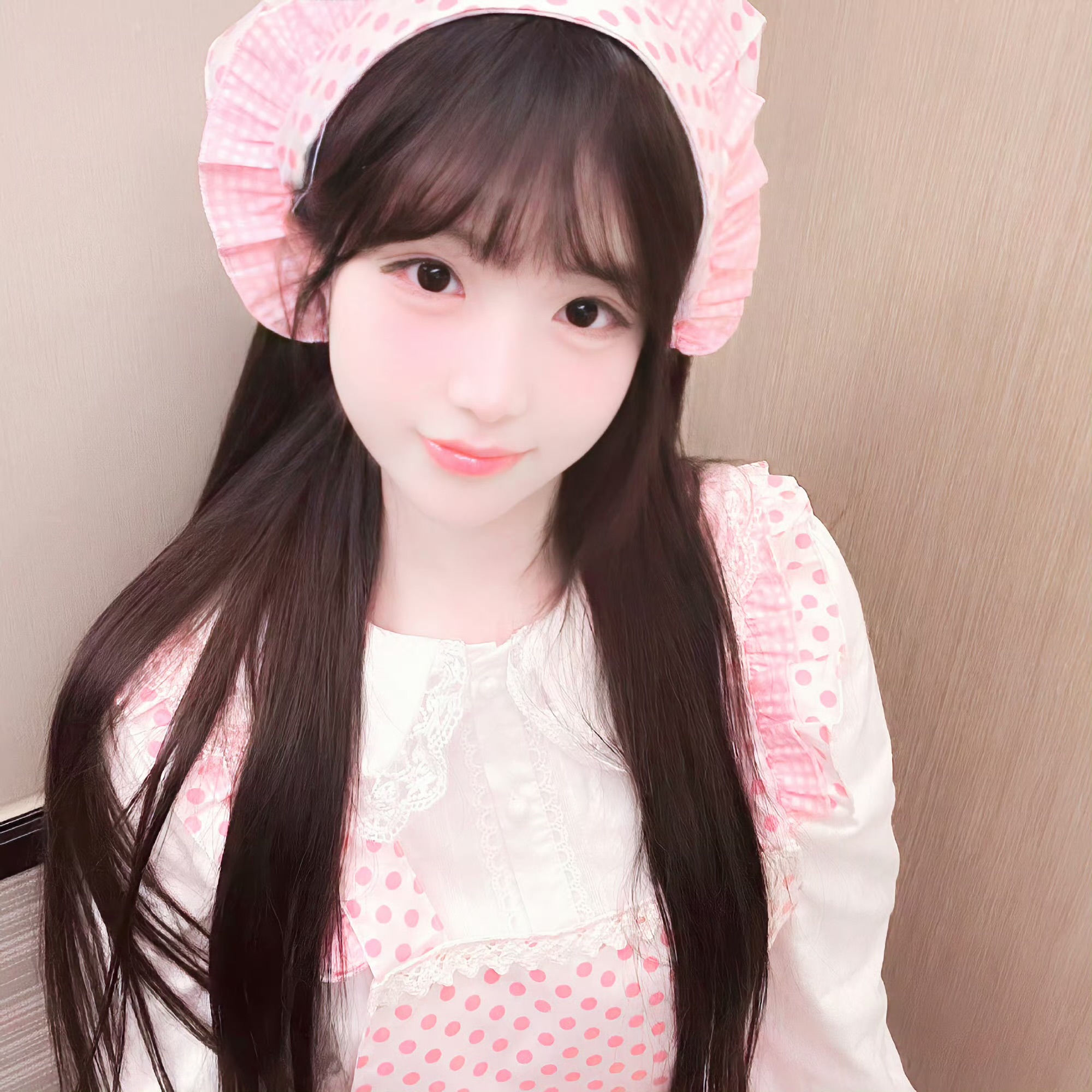 来宾伴游女生 | Livia的资料