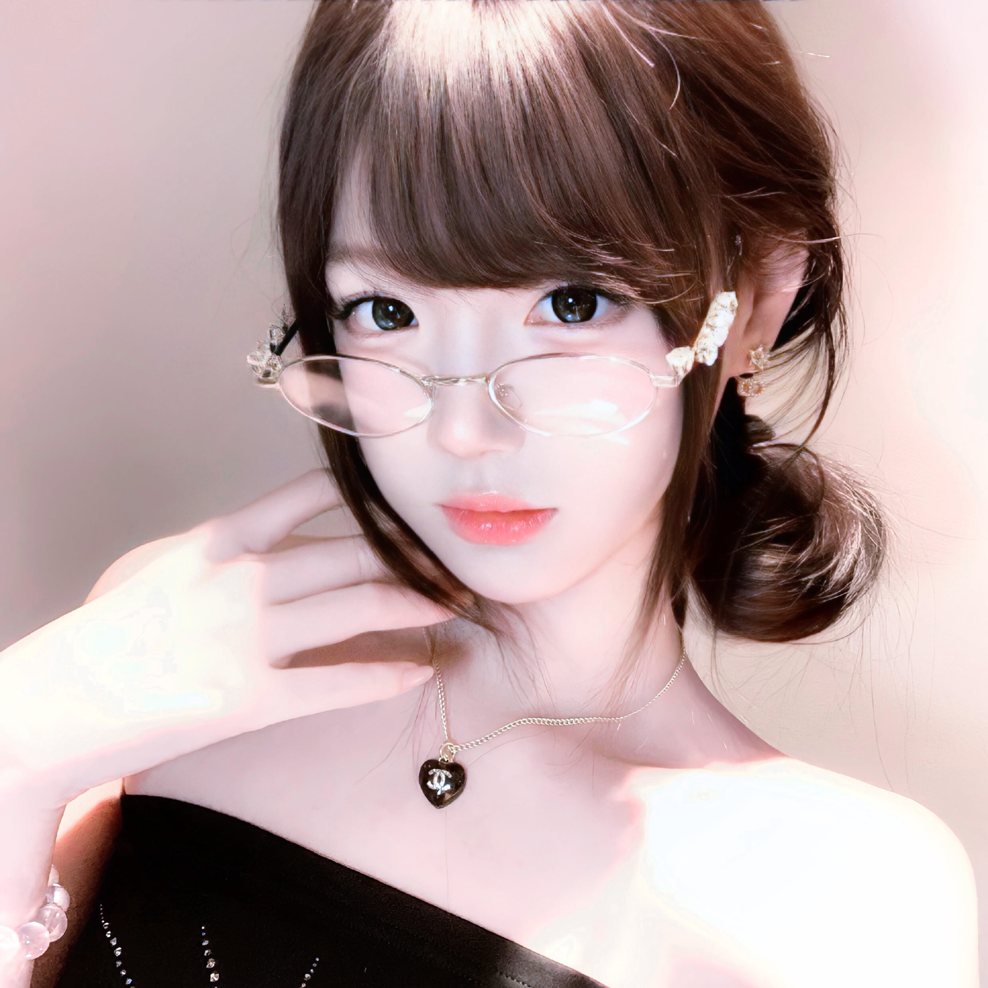 来宾伴游女生 | 小鱼儿的资料